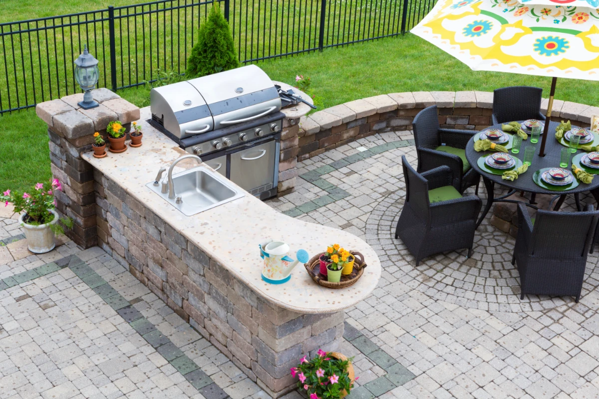 Outdoor Kitchen Patio